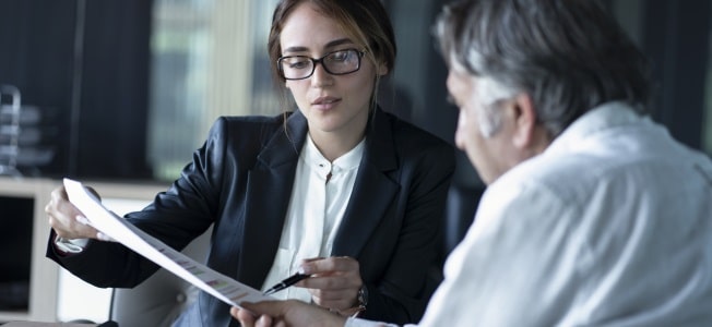 Muss ich mein Kleinstunternehmen beim Finanzamt anmelden? Nein, Sie können auch auf die Kleinunternehmerregelung verzichten.