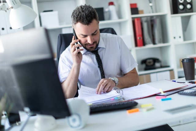 Bürostuhl mit Rückenlehne im Vergleich