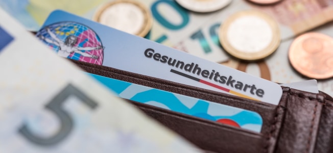 Gesetzliche Versicherungen: Die Krankenversicherung gehört dazu.